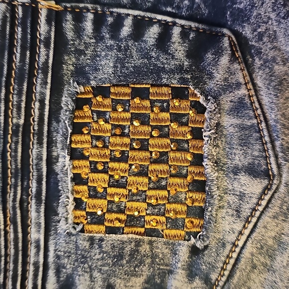 NWT Benava Butt Lifting Jean Shorts Acid Wash Stretchy Size 20 - Picture 16 of 16